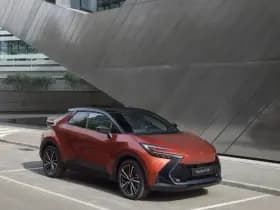 Toyota C-hr thumbnail 2