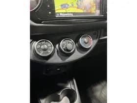 Toyota Yaris thumbnail 24