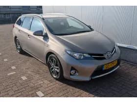 Toyota Auris thumbnail 2
