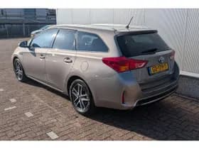 Toyota Auris thumbnail 6