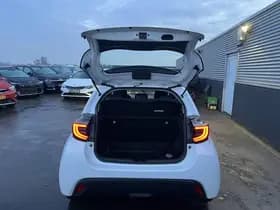 Toyota Yaris thumbnail 51