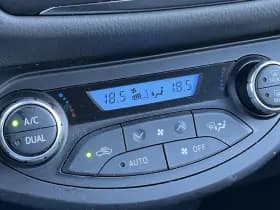 Toyota Yaris thumbnail 4