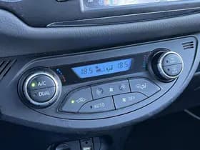 Toyota Yaris thumbnail 31