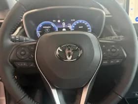 Toyota Corolla-cross thumbnail 11