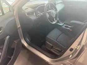 Toyota Corolla-cross thumbnail 8