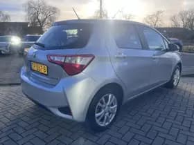 Toyota Yaris thumbnail 3