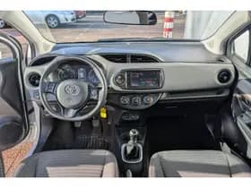 Toyota Yaris thumbnail 16