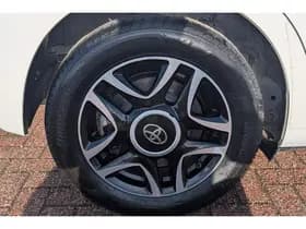 Toyota Yaris thumbnail 37