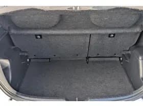 Toyota Yaris thumbnail 8