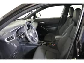 Toyota Corolla-cross thumbnail 2