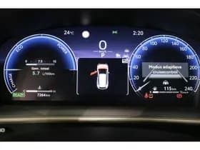 Toyota Corolla-cross thumbnail 5