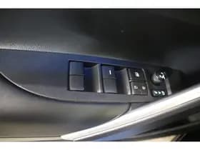 Toyota Corolla-cross thumbnail 43