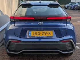 Toyota C-hr thumbnail 4