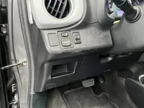 Toyota Yaris thumbnail 3