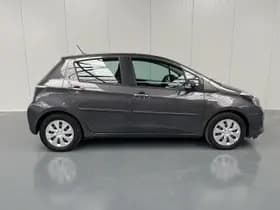 Toyota Yaris thumbnail 26