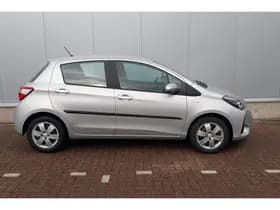 Toyota Yaris thumbnail 45