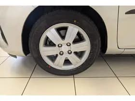 Toyota Yaris thumbnail 64