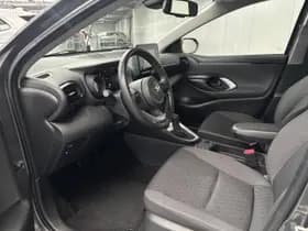 Toyota Yaris thumbnail 3