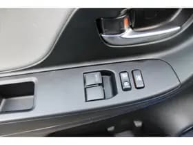 Toyota Yaris thumbnail 13