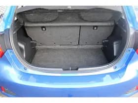 Toyota Yaris thumbnail 64