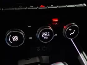 Renault Clio thumbnail 18