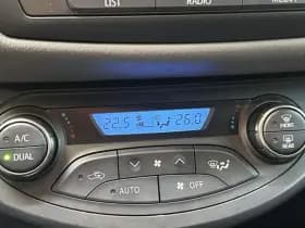 Toyota Yaris thumbnail 34