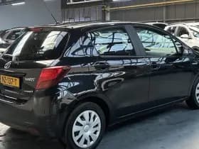 Toyota Yaris thumbnail 44