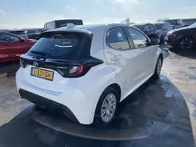 Toyota Yaris thumbnail 11