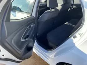 Toyota Yaris thumbnail 42