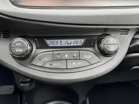 Toyota Yaris thumbnail 17