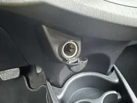 Toyota Yaris thumbnail 18