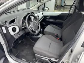 Toyota Yaris thumbnail 21