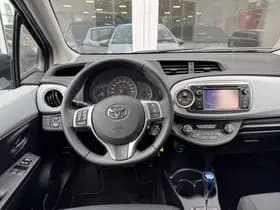 Toyota Yaris thumbnail 32