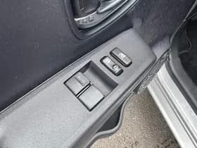 Toyota Yaris thumbnail 43