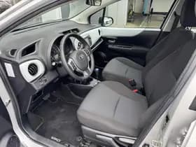 Toyota Yaris thumbnail 45