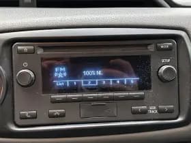 Toyota Yaris thumbnail 12