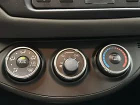 Toyota Yaris thumbnail 13