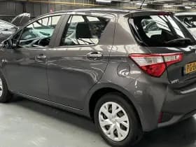 Toyota Yaris thumbnail 18