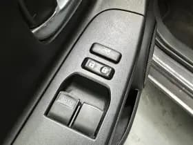 Toyota Yaris thumbnail 3