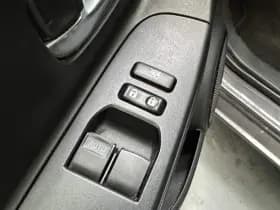 Toyota Yaris thumbnail 25