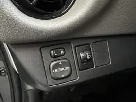 Toyota Yaris thumbnail 26