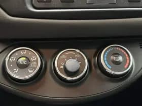 Toyota Yaris thumbnail 35