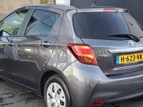 Toyota Yaris thumbnail 2