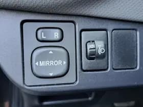 Toyota Yaris thumbnail 16