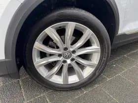 Volkswagen T-roc thumbnail 2