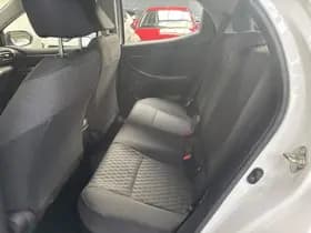 Toyota Yaris thumbnail 48