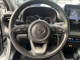 Toyota Yaris thumbnail 6