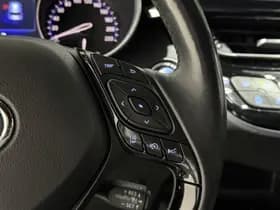 Toyota C-hr thumbnail 12