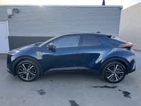 Toyota C-hr thumbnail 3