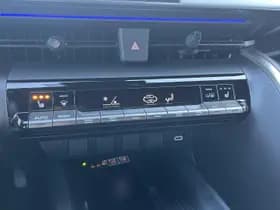 Toyota C-hr thumbnail 34